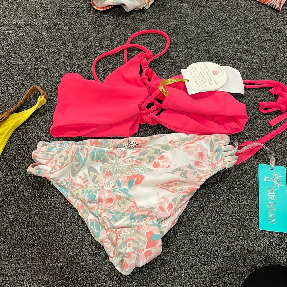Tiare hawaii tags on bikini set multi bottoms plain top size medium